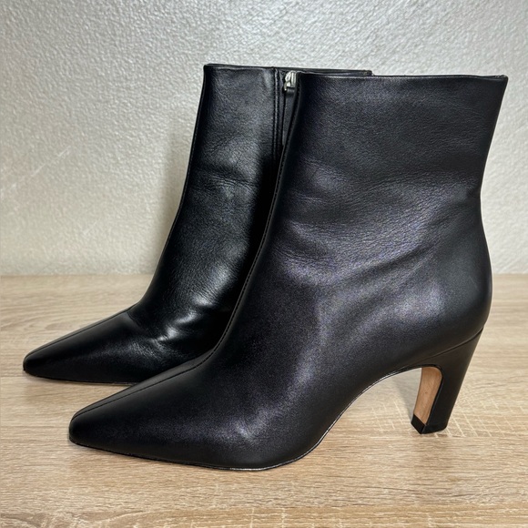 Everlane The Short Banana Heel Boots in Black Leather Size 7 - Picture 2 of 12